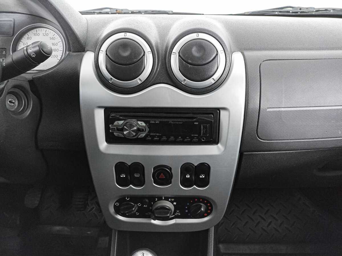 Купить Renault Sandero с пробегом. Фото: #11