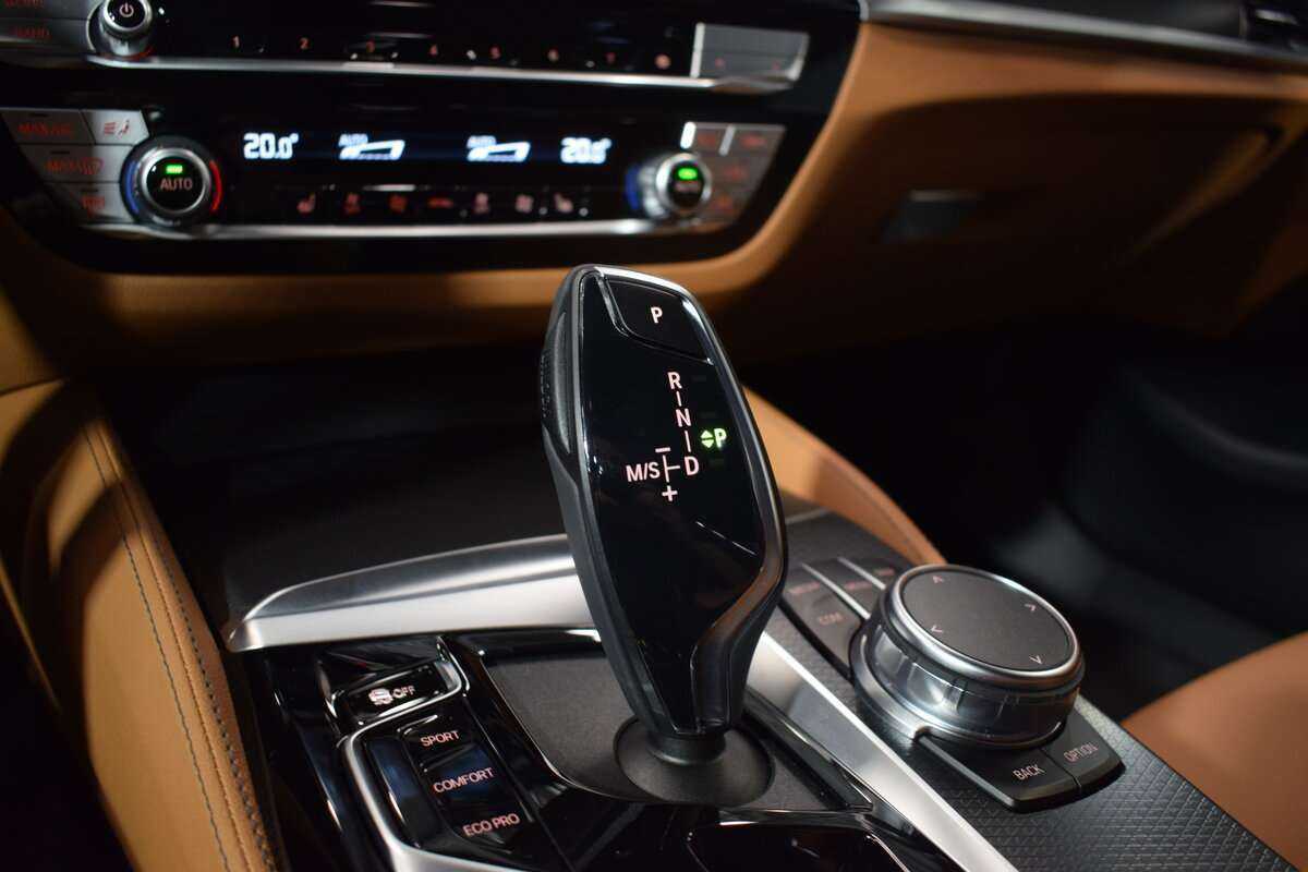 Купить BMW 5 серии с пробегом. Фото: #29