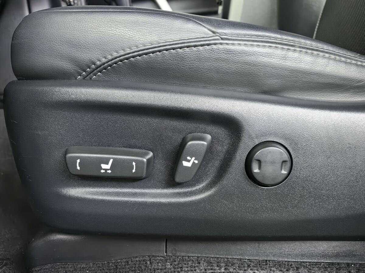Купить Toyota Land Cruiser Prado с пробегом. Фото: #15