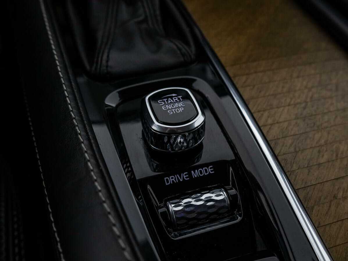 Купить Volvo XC90 с пробегом. Фото: #17