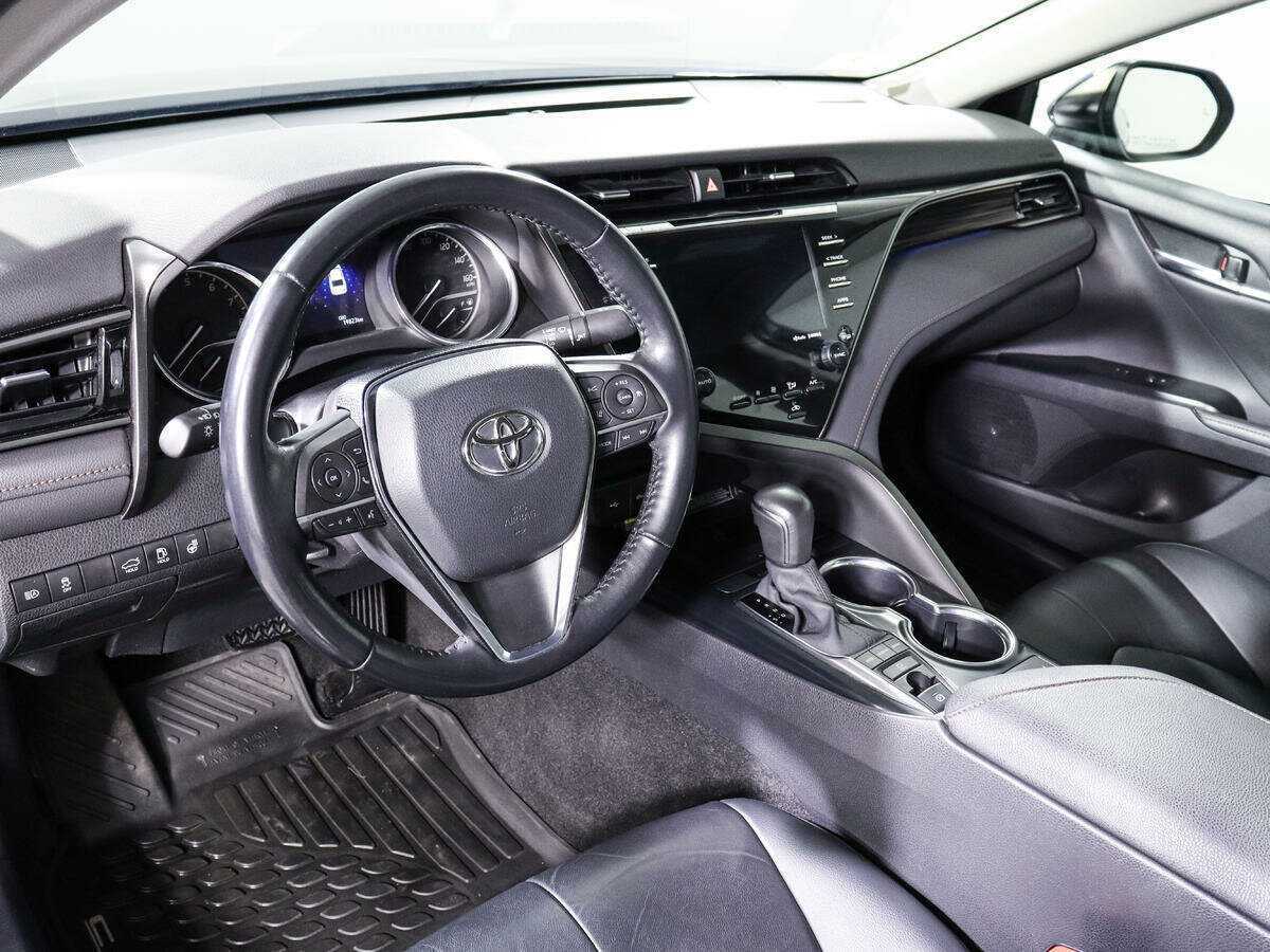 Купить Toyota Camry с пробегом. Фото: #11