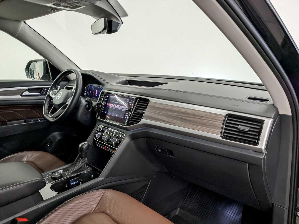 Купить Volkswagen Teramont с пробегом. Фото: #9