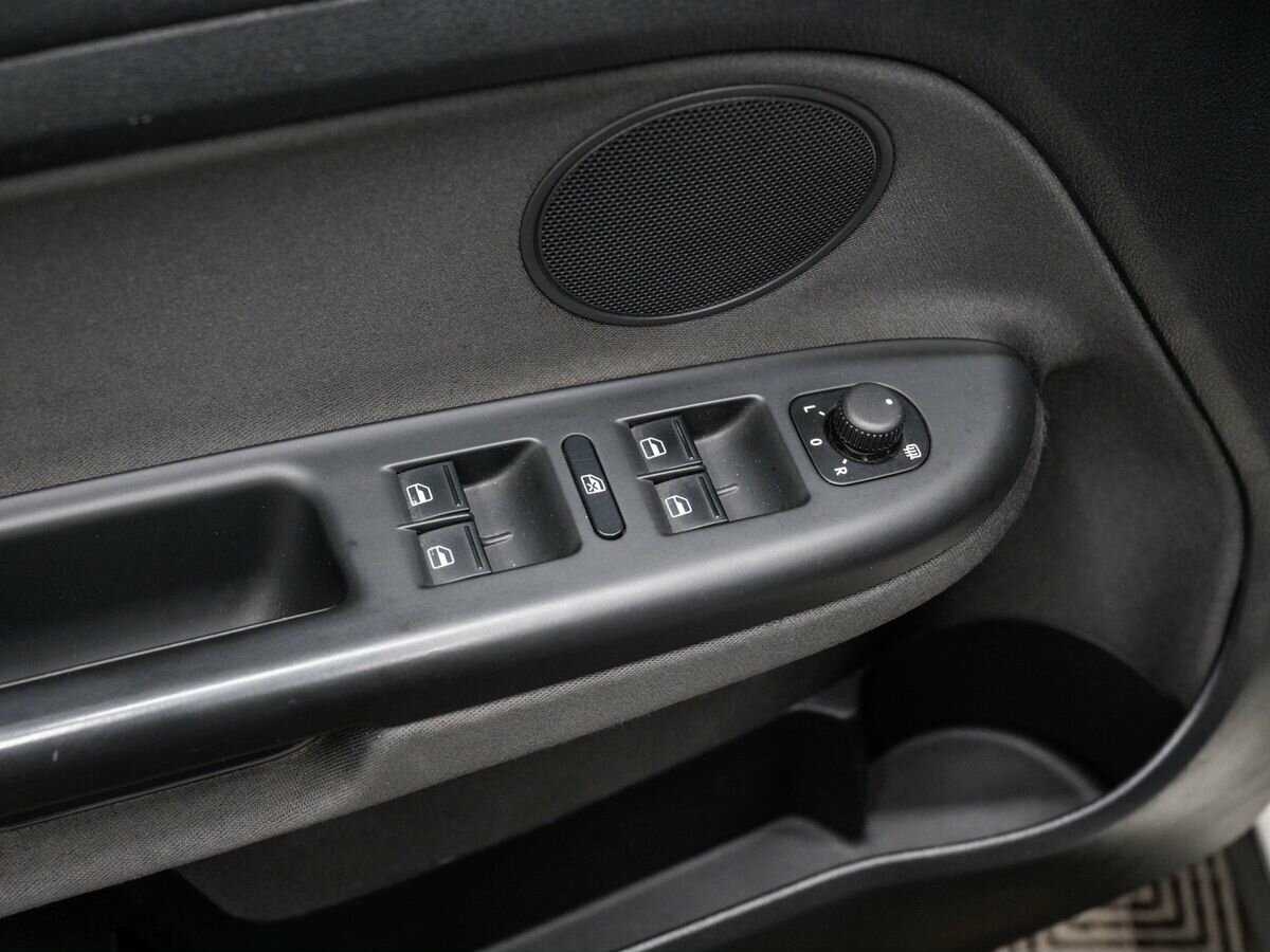 Купить Volkswagen Golf Plus с пробегом. Фото: #14