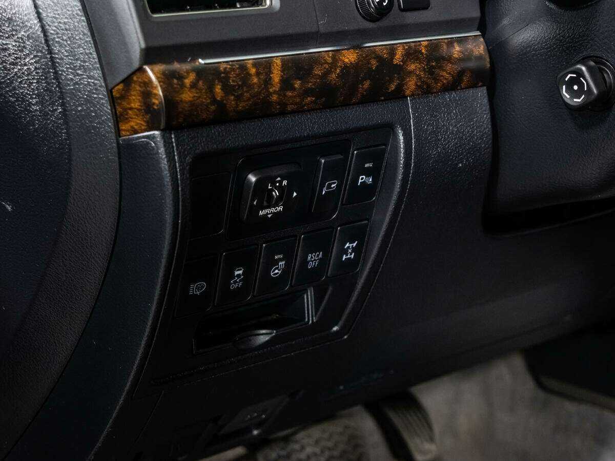Купить Toyota Land Cruiser с пробегом. Фото: #13