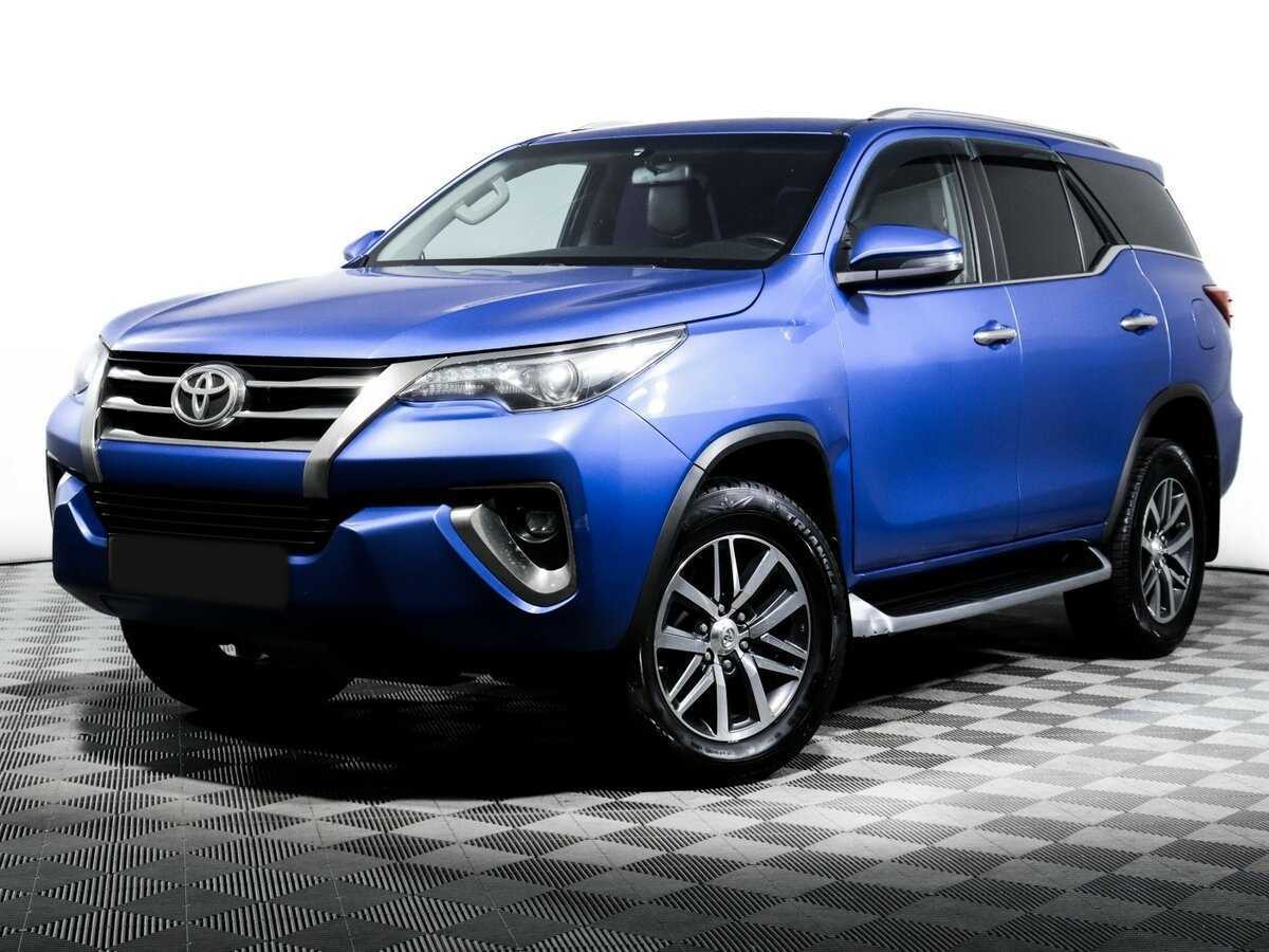 Купить Toyota Fortuner с пробегом. Фото: #0