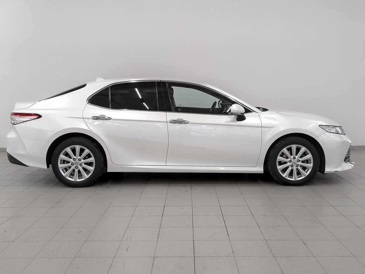 Купить Toyota Camry с пробегом. Фото: #3