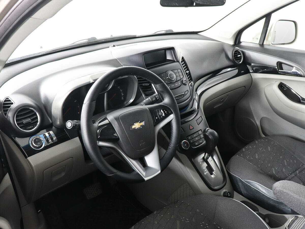 Купить Chevrolet Orlando с пробегом. Фото: #8