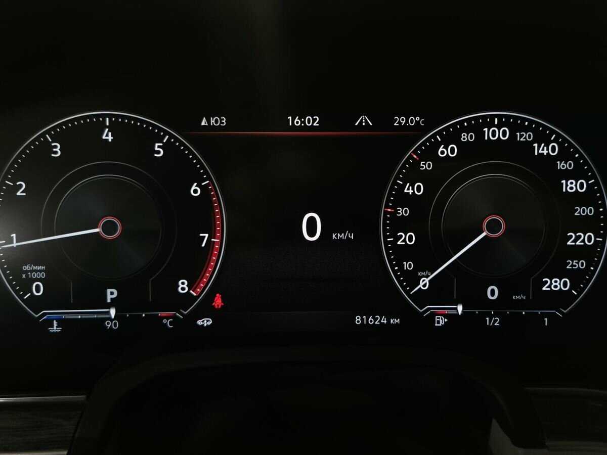 Купить Volkswagen Touareg с пробегом. Фото: #16