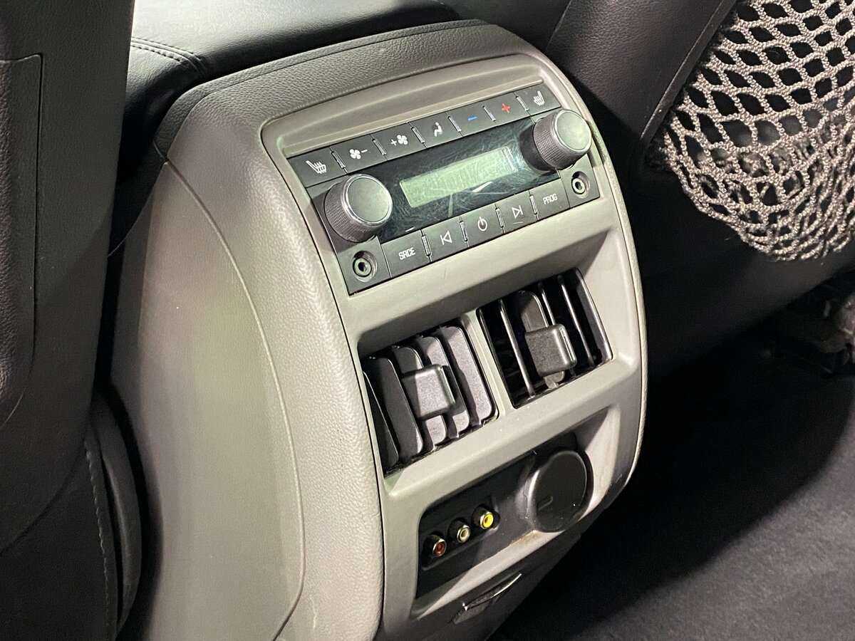 Купить Cadillac SRX с пробегом. Фото: #17