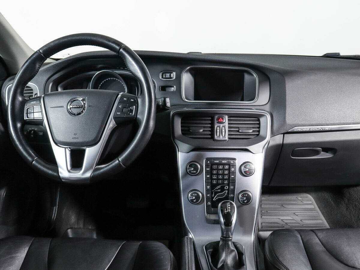 Купить Volvo V40 Cross Country с пробегом. Фото: #9