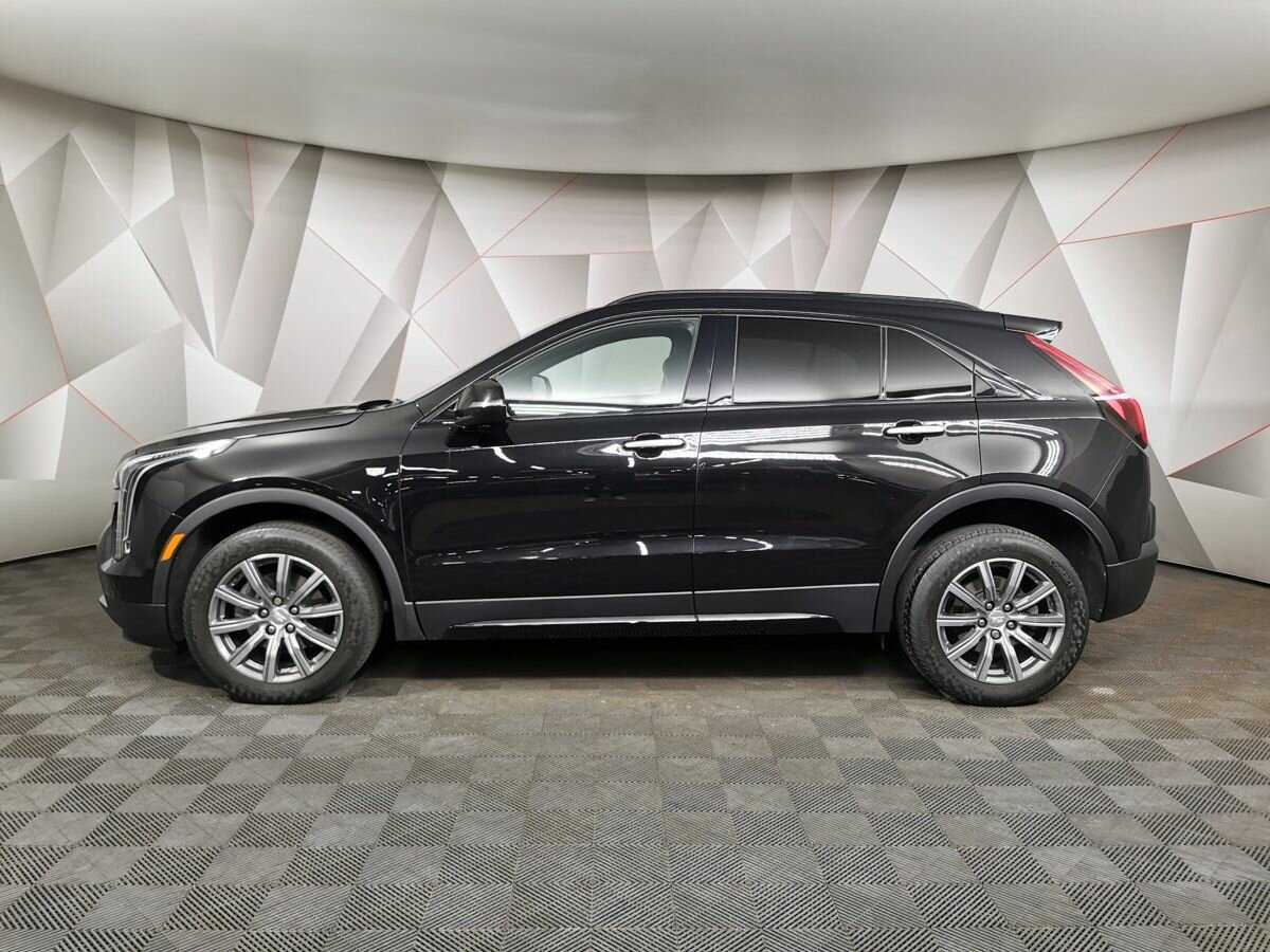 Купить Cadillac XT4 с пробегом. Фото: #4