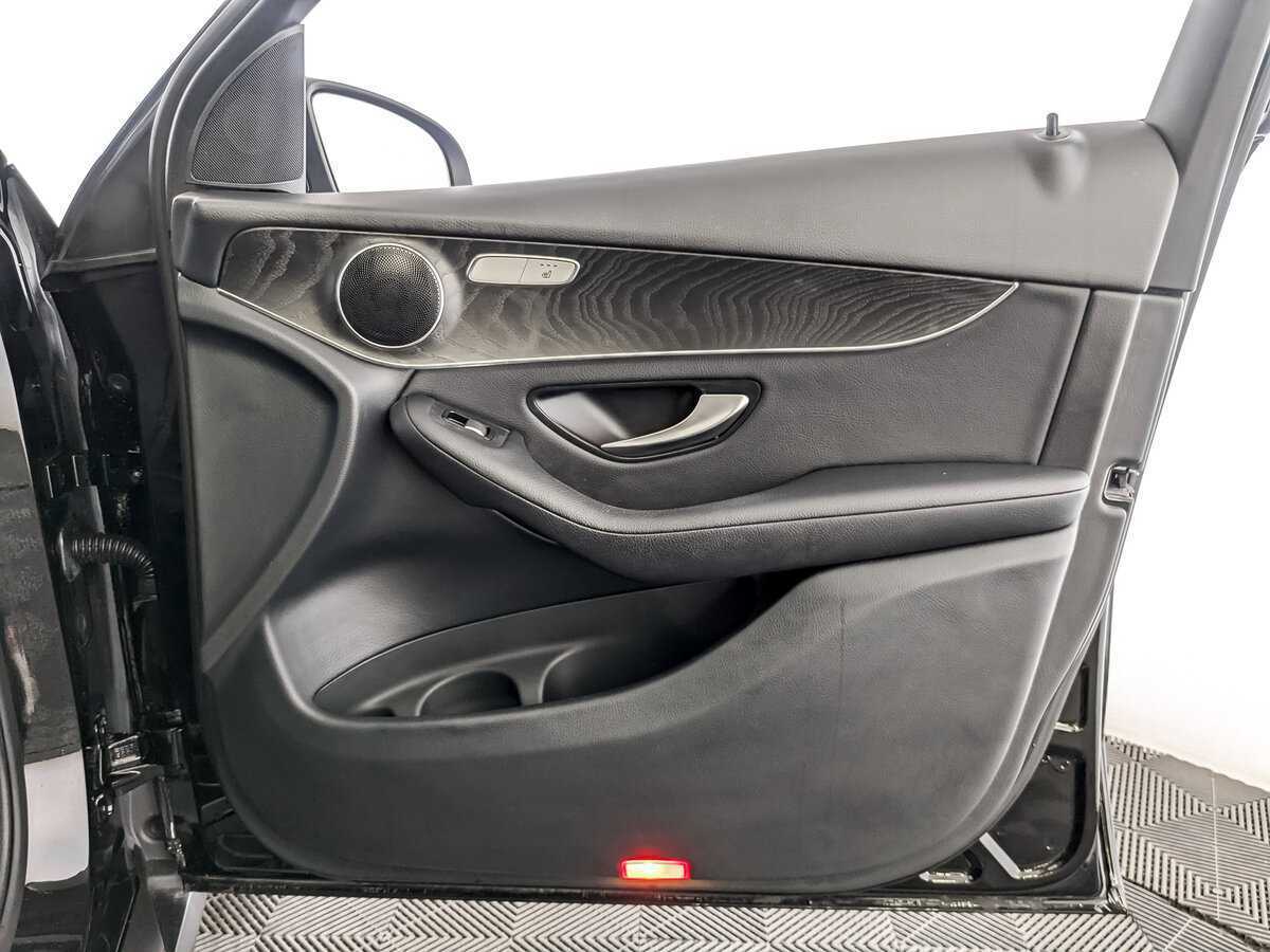 Купить Mercedes-Benz GLC с пробегом. Фото: #24