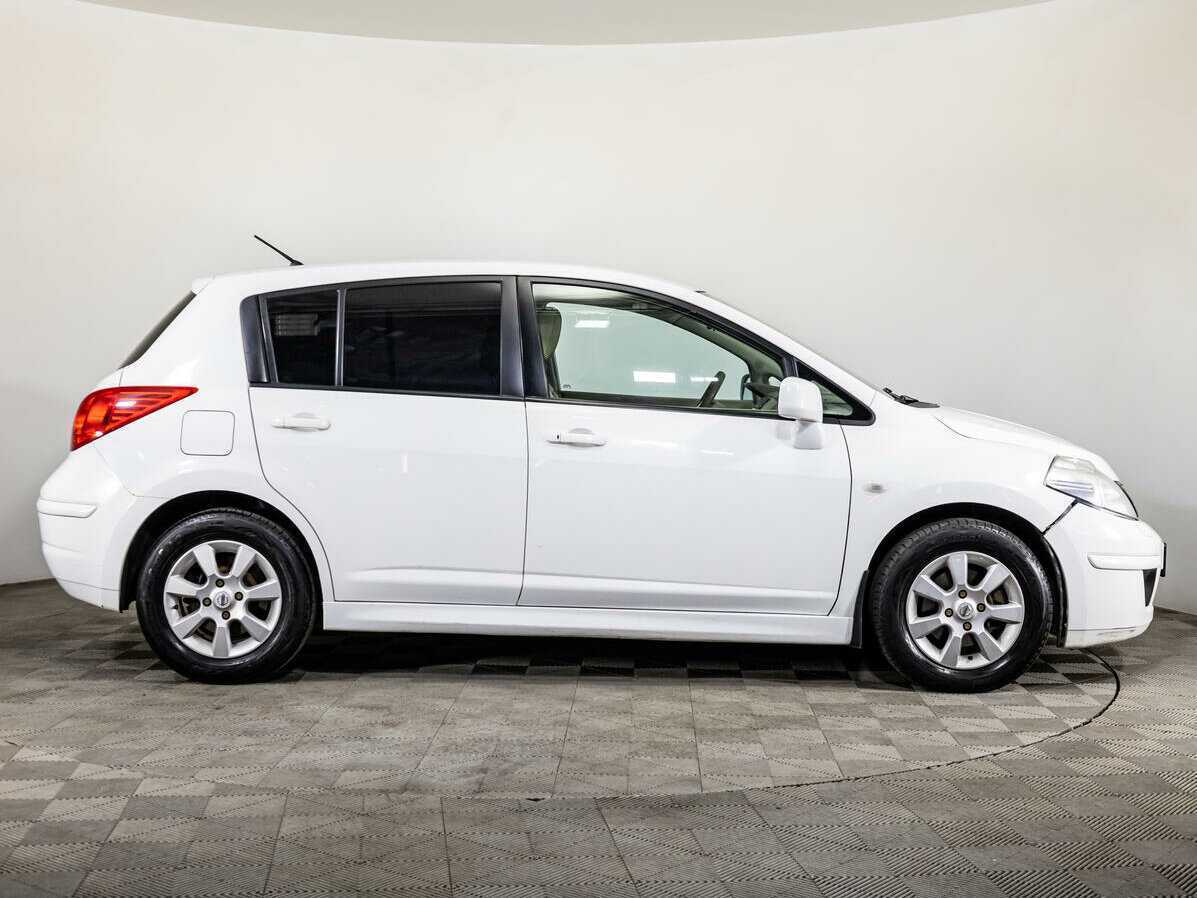 Купить Nissan Tiida с пробегом. Фото: #3