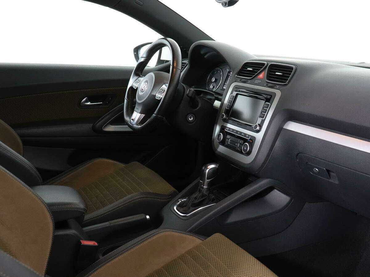 Купить Volkswagen Scirocco с пробегом. Фото: #6