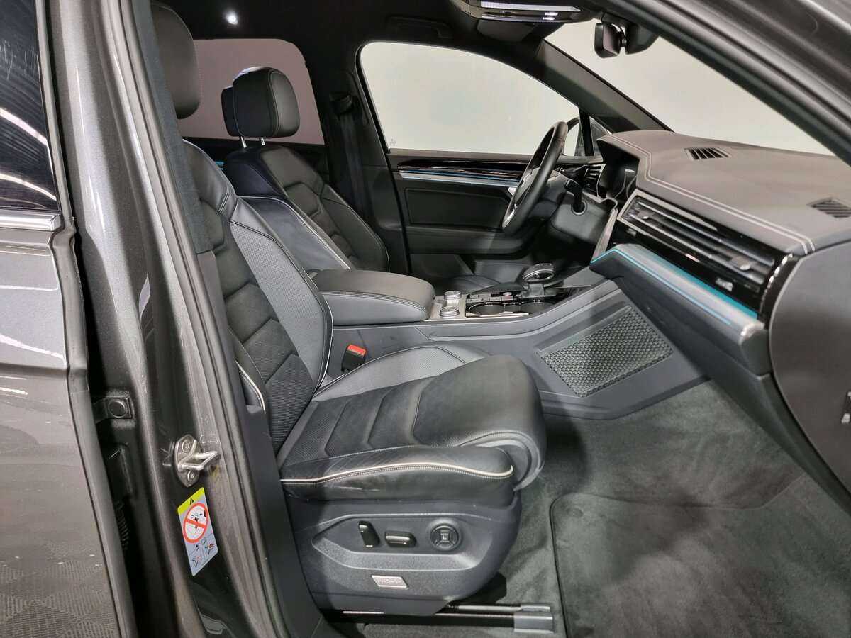 Купить Volkswagen Touareg с пробегом. Фото: #14