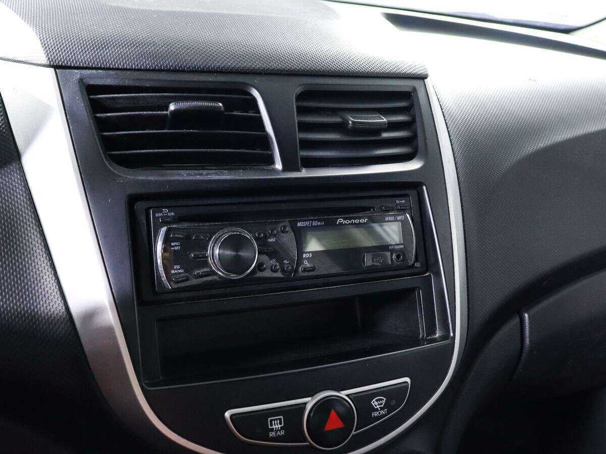 Купить Hyundai Solaris с пробегом. Фото: #13