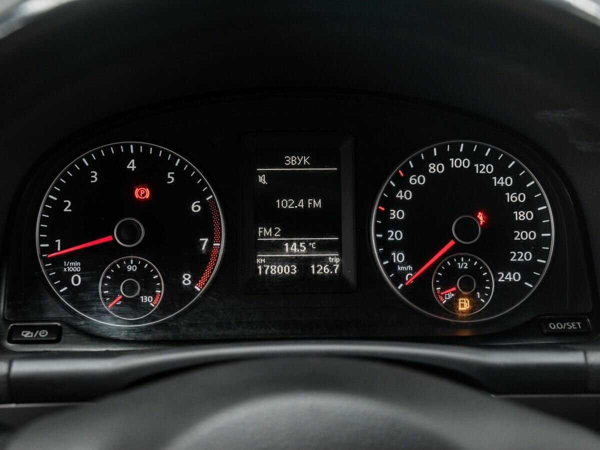 Купить Volkswagen Touran с пробегом. Фото: #19