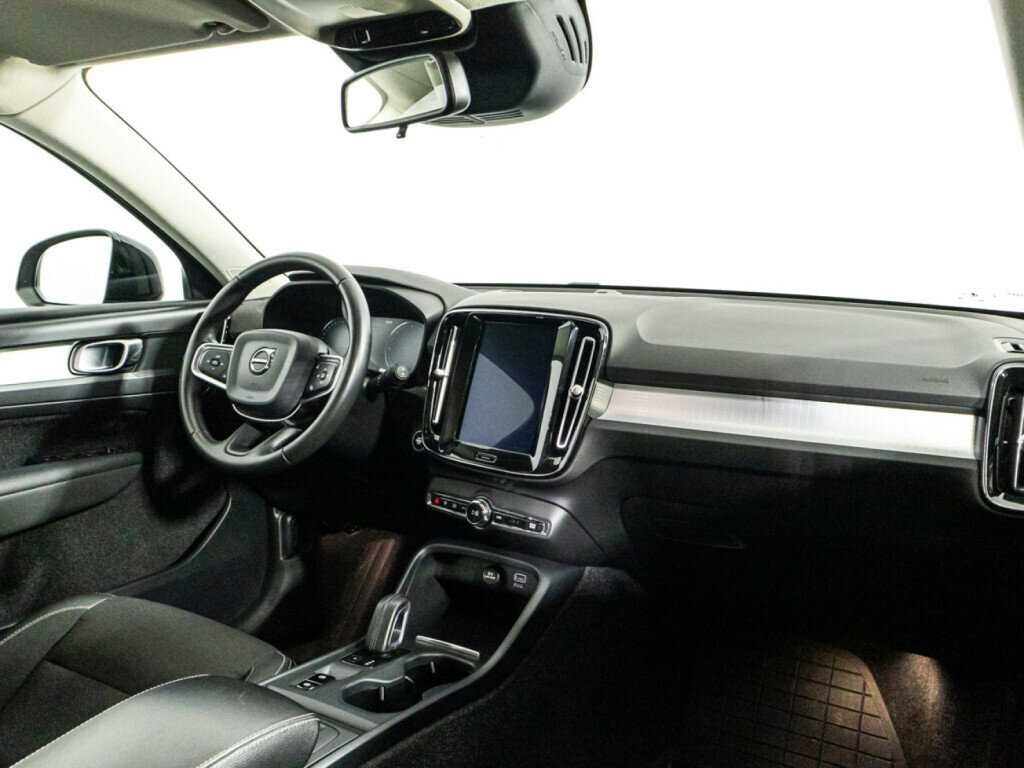 Купить Volvo XC40 с пробегом. Фото: #8
