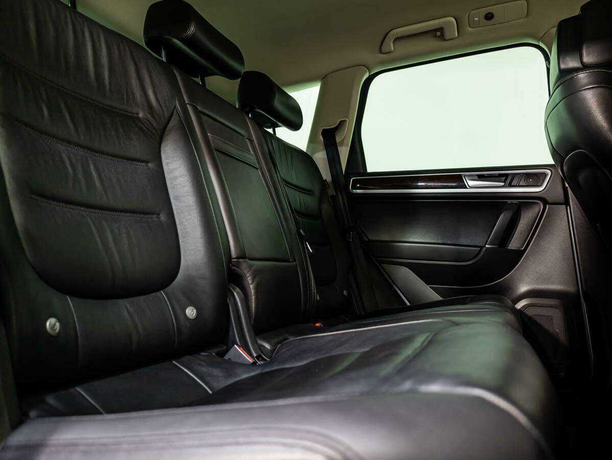 Купить Volkswagen Touareg с пробегом. Фото: #11