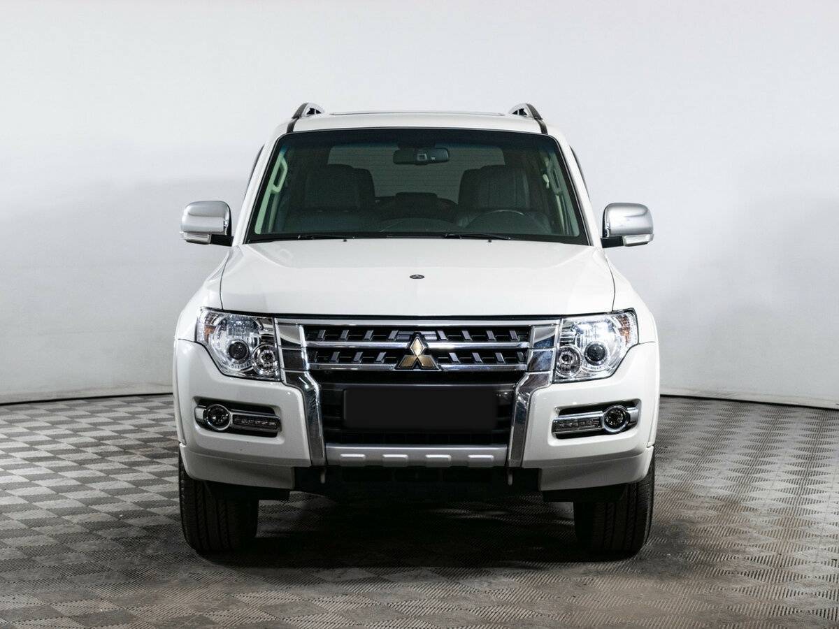 Купить Mitsubishi Pajero с пробегом. Фото: #1