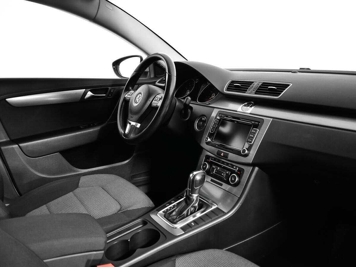 Купить Volkswagen Passat с пробегом. Фото: #8