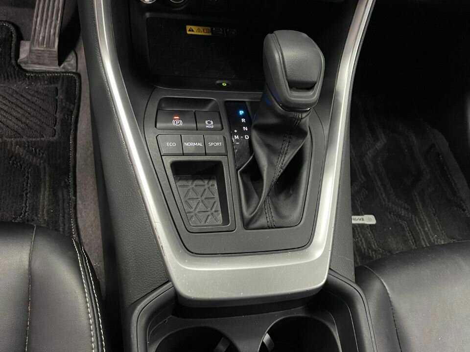 Купить Toyota RAV4 с пробегом. Фото: #12