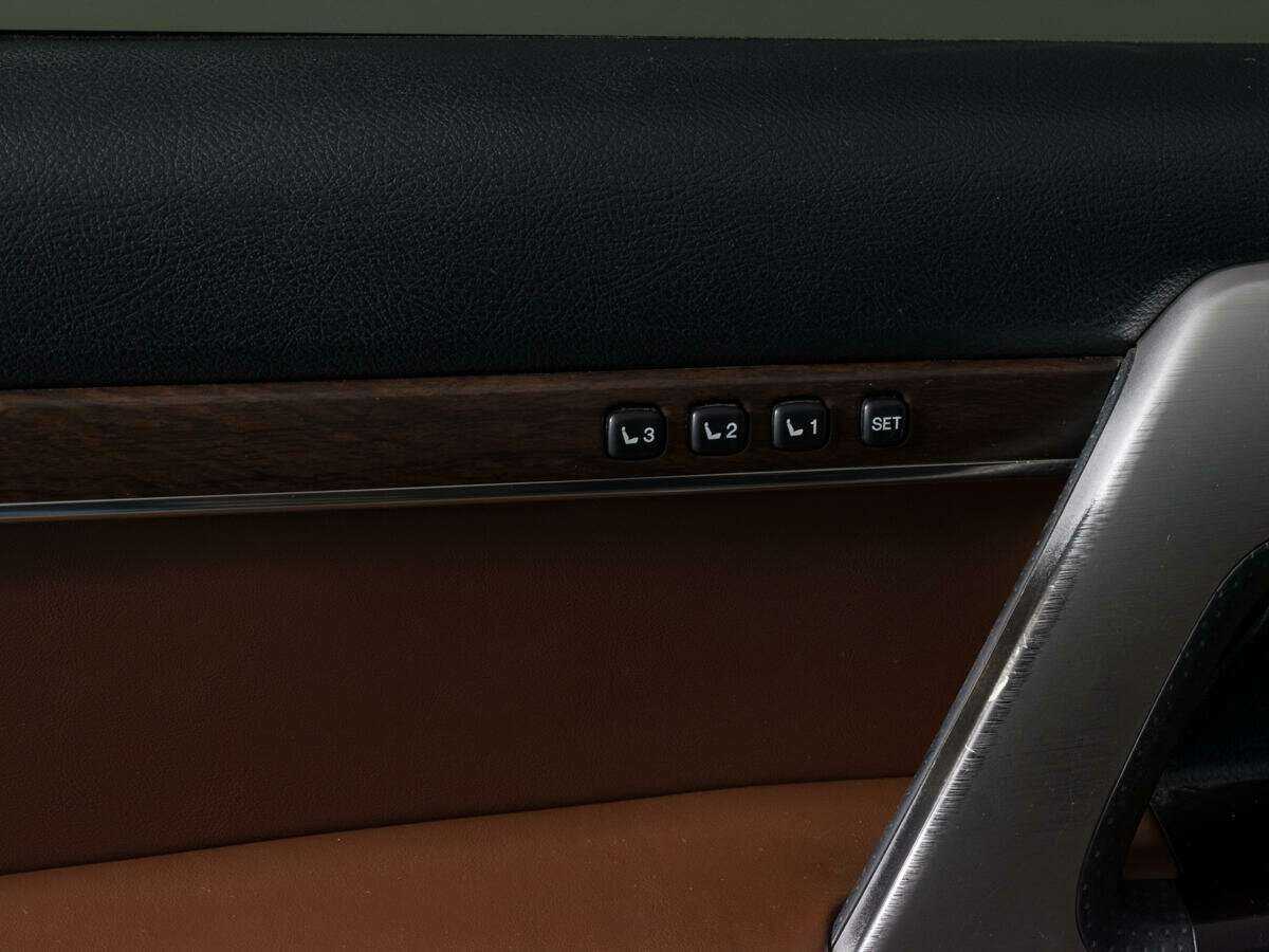 Купить Toyota Land Cruiser с пробегом. Фото: #20