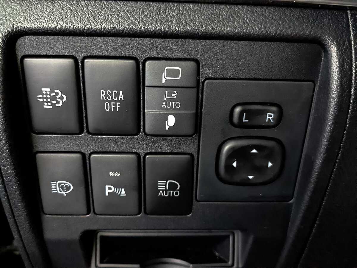 Купить Toyota Land Cruiser с пробегом. Фото: #28