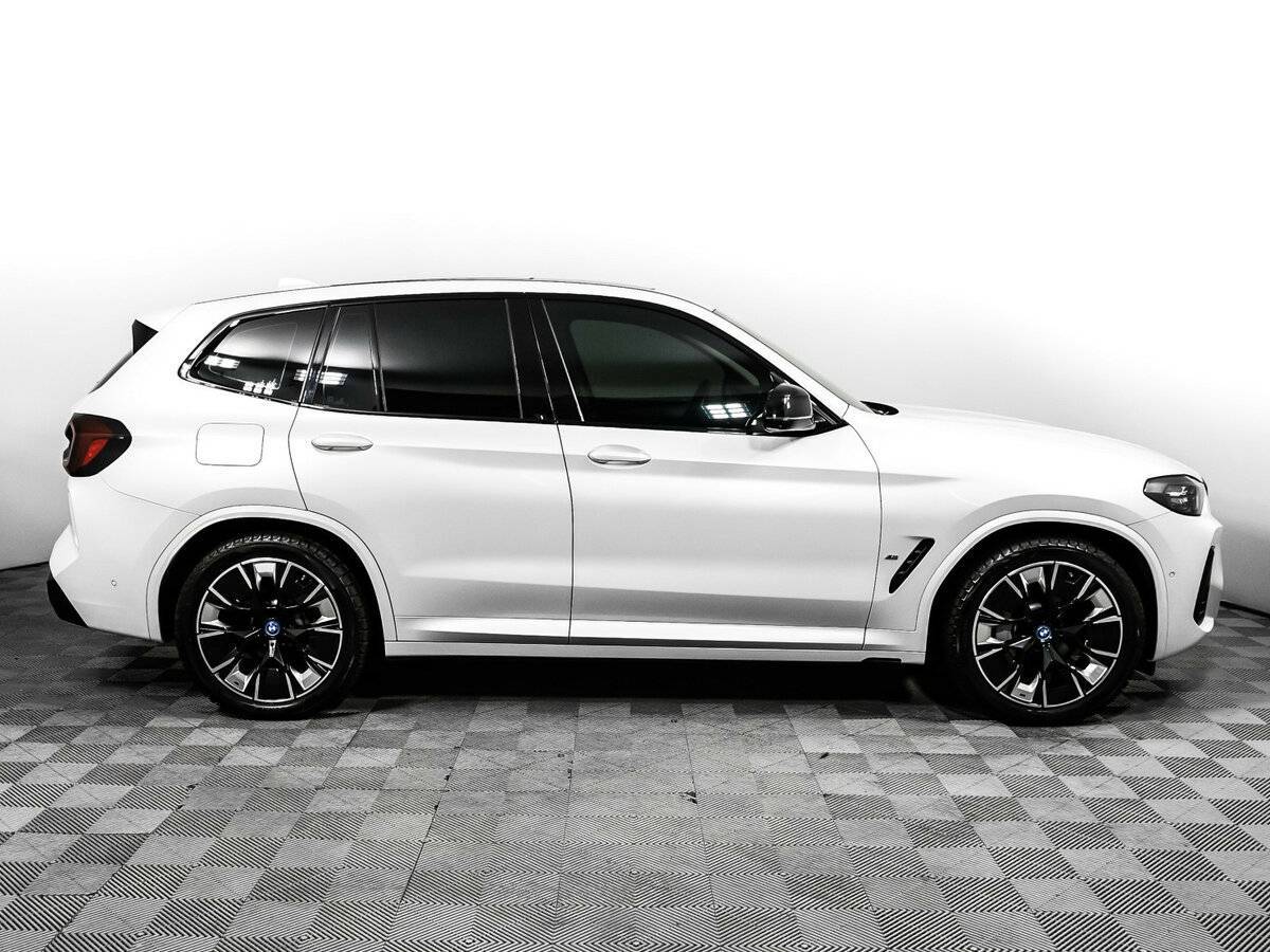 Купить BMW iX3 с пробегом. Фото: #3