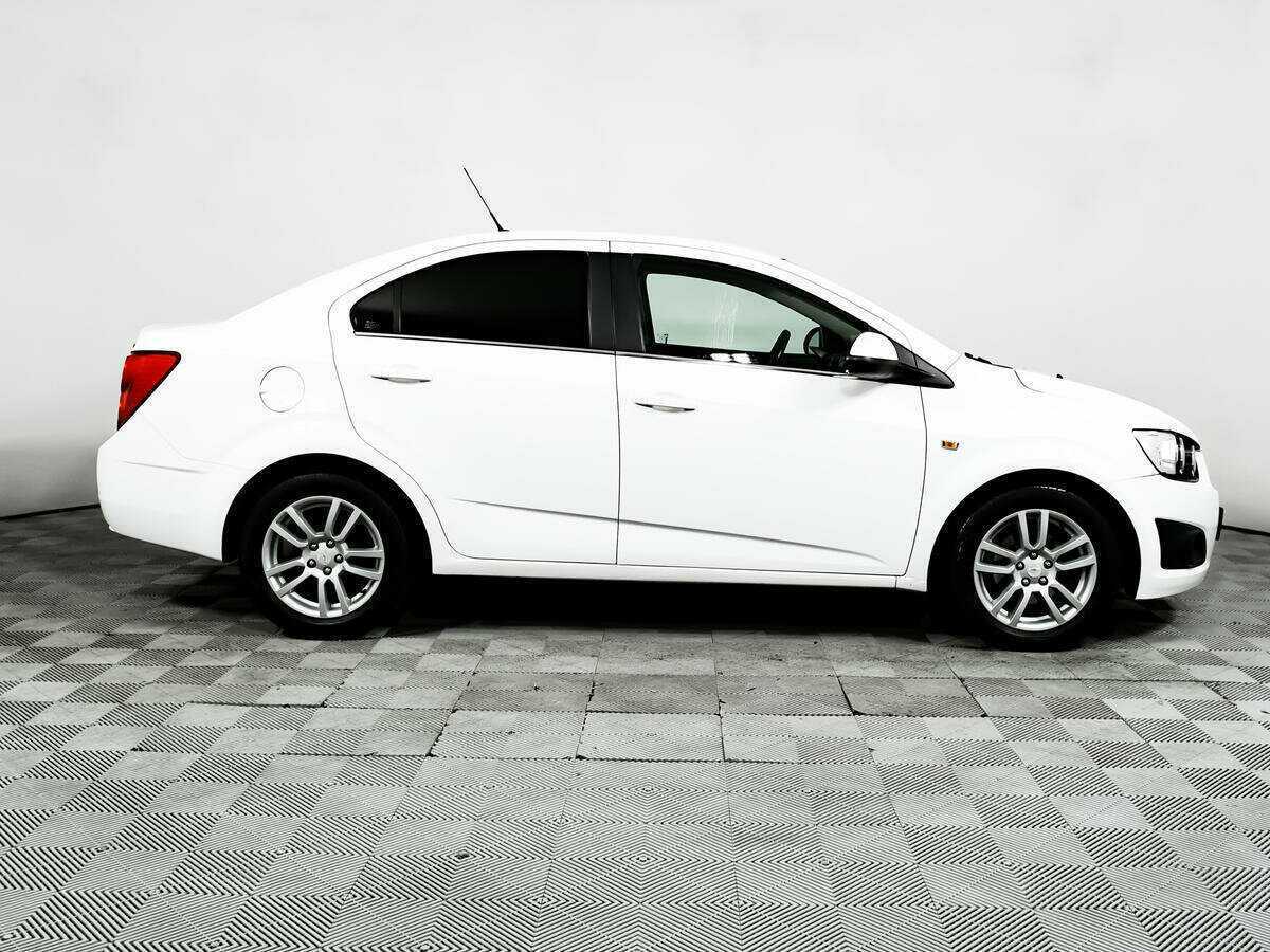 Купить Chevrolet Aveo с пробегом. Фото: #3