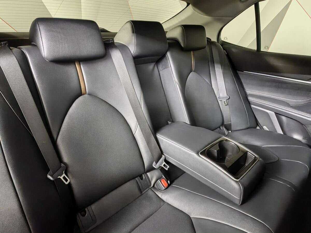 Купить Toyota Camry с пробегом. Фото: #12