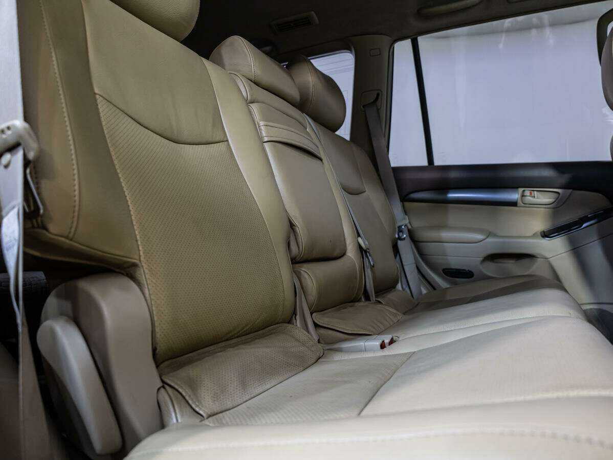 Купить Toyota Land Cruiser Prado с пробегом. Фото: #8