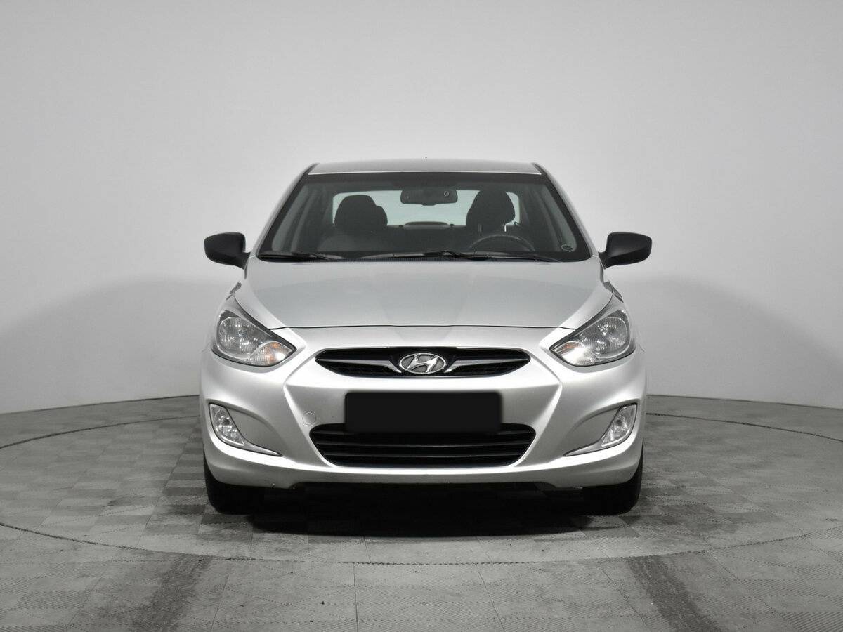 Купить Hyundai Solaris с пробегом. Фото: #1