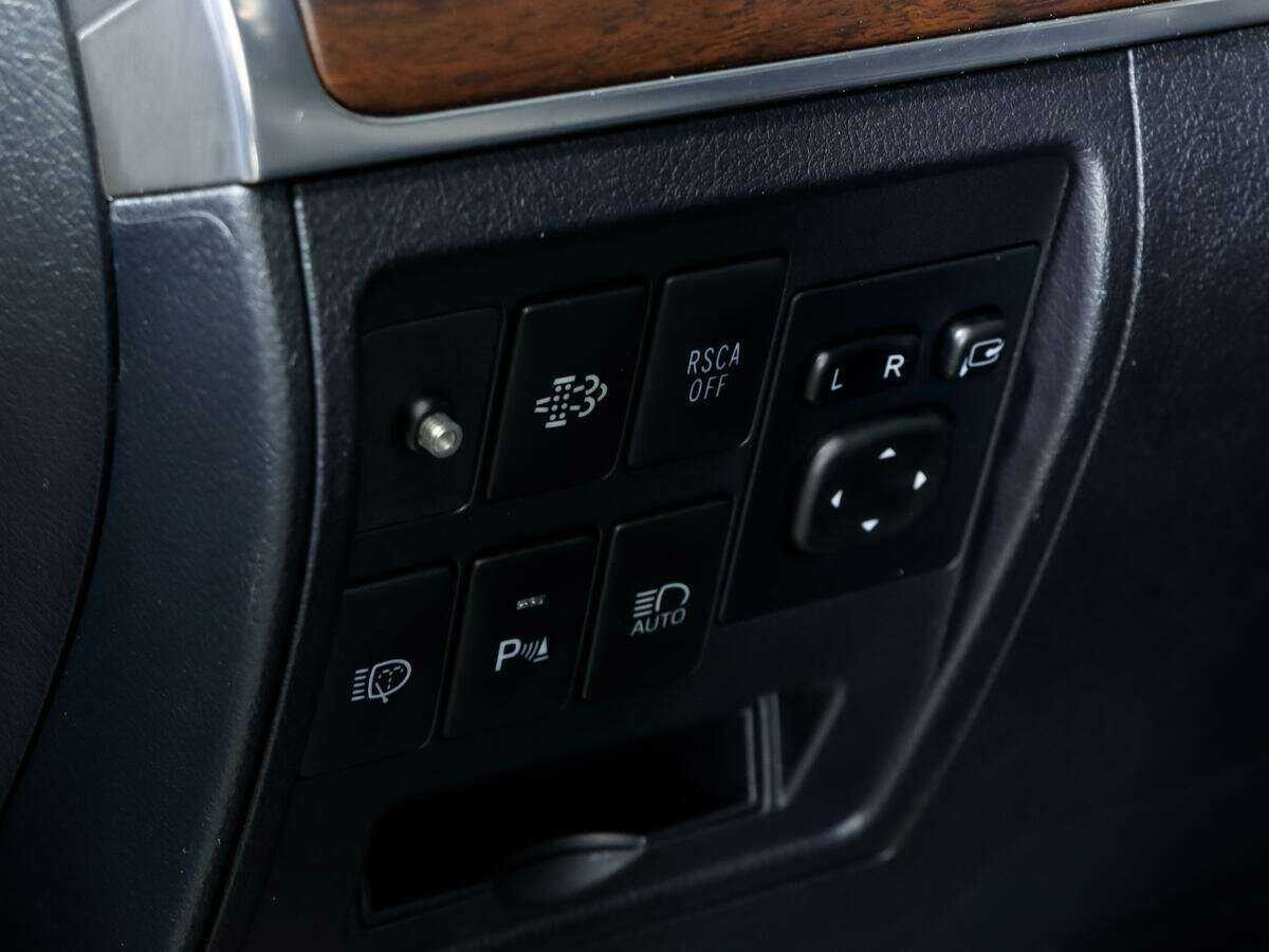Купить Toyota Land Cruiser с пробегом. Фото: #7