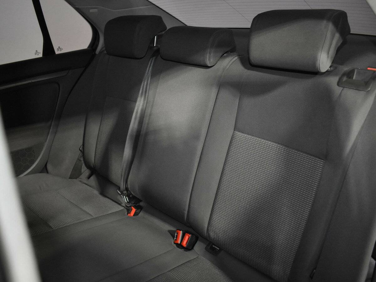 Купить Volkswagen Jetta с пробегом. Фото: #9