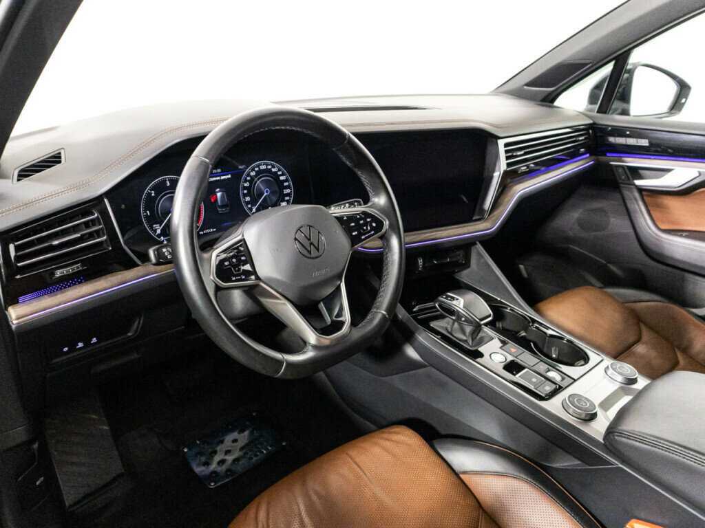 Купить Volkswagen Touareg с пробегом. Фото: #10