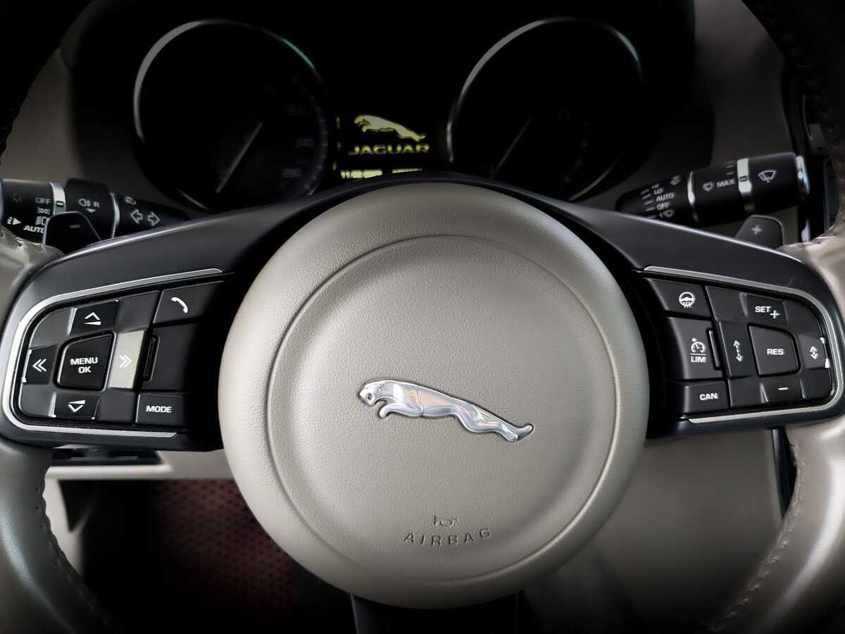 Купить Jaguar XE с пробегом. Фото: #28