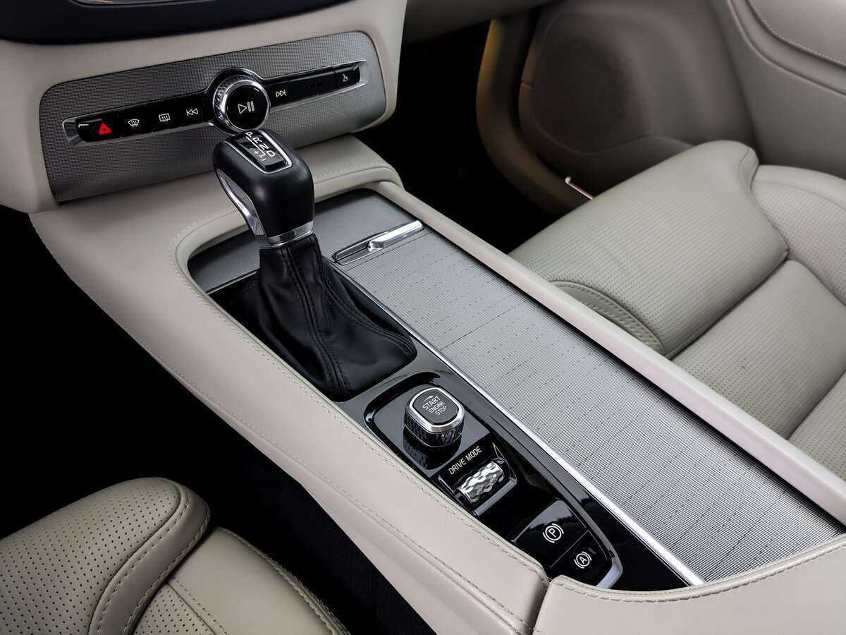Купить Volvo XC90 с пробегом. Фото: #21