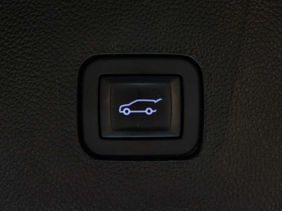Купить Chevrolet Traverse с пробегом. Фото: #18