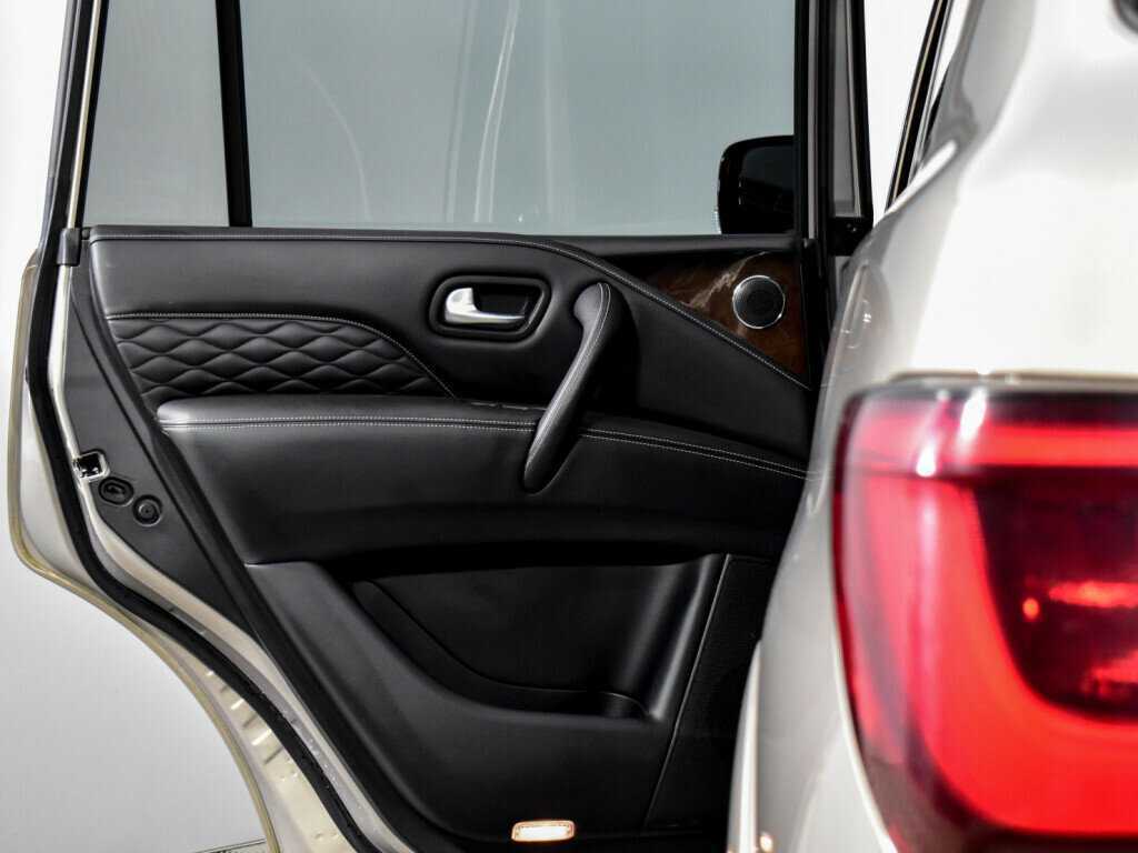 Купить Infiniti QX80 с пробегом. Фото: #11
