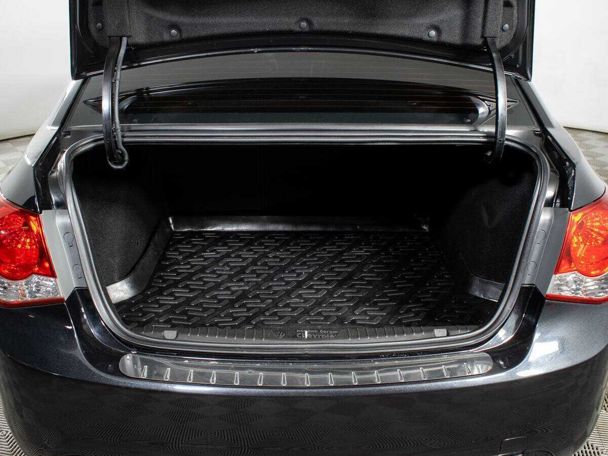 Купить Chevrolet Cruze с пробегом. Фото: #13