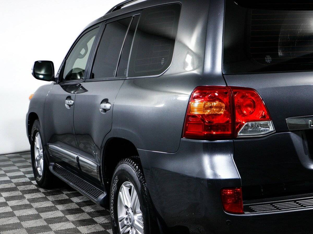 Купить Toyota Land Cruiser с пробегом. Фото: #19