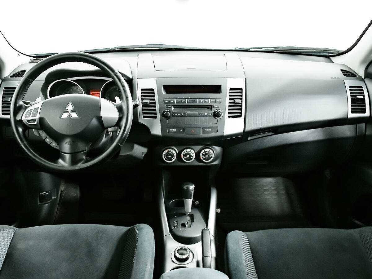 Купить Mitsubishi Outlander с пробегом. Фото: #10