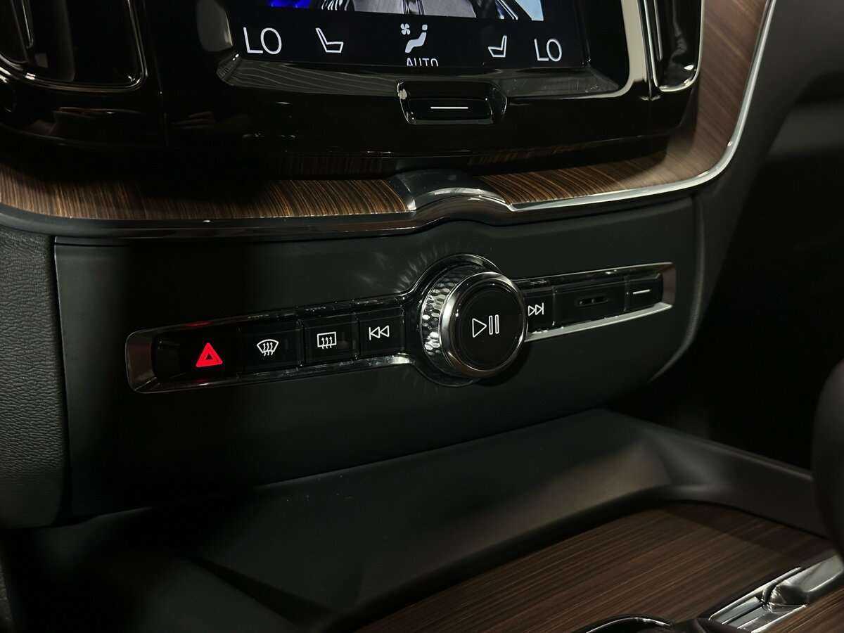 Купить Volvo XC60 с пробегом. Фото: #17