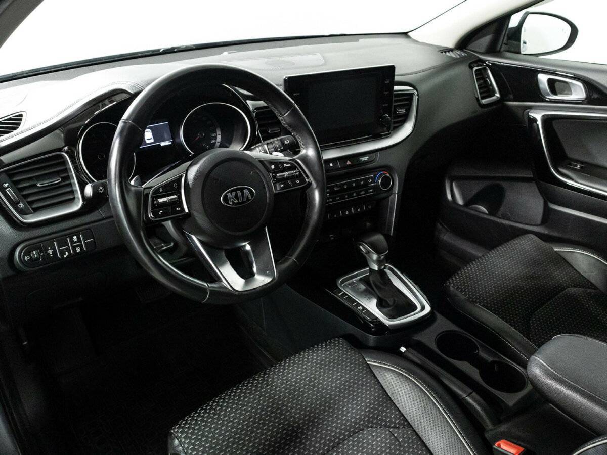 Купить Kia Ceed с пробегом. Фото: #10