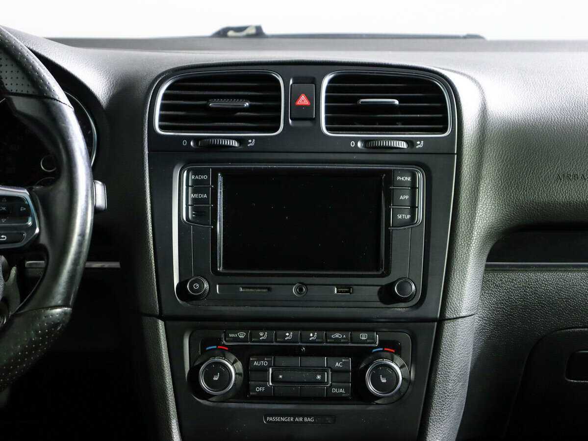 Купить Volkswagen Golf GTI с пробегом. Фото: #10