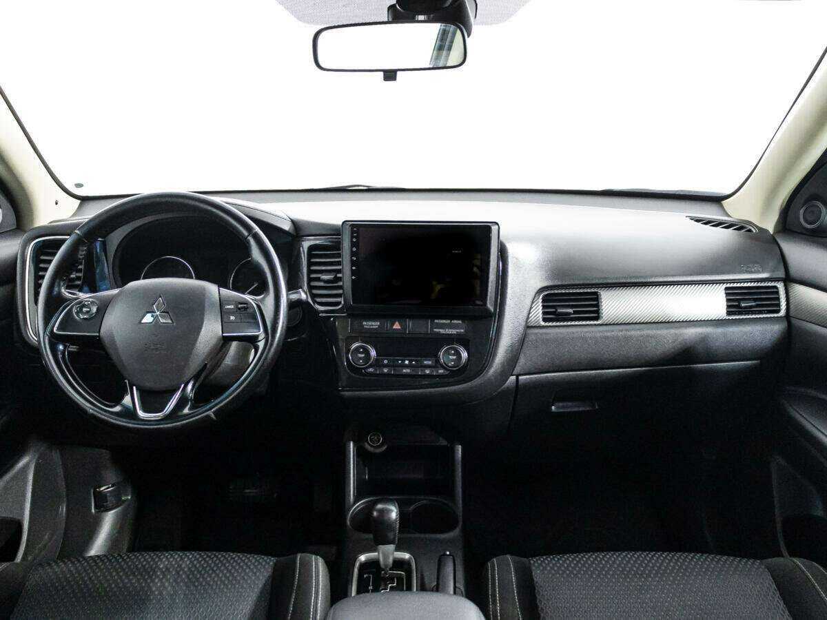 Купить Mitsubishi Outlander с пробегом. Фото: #12