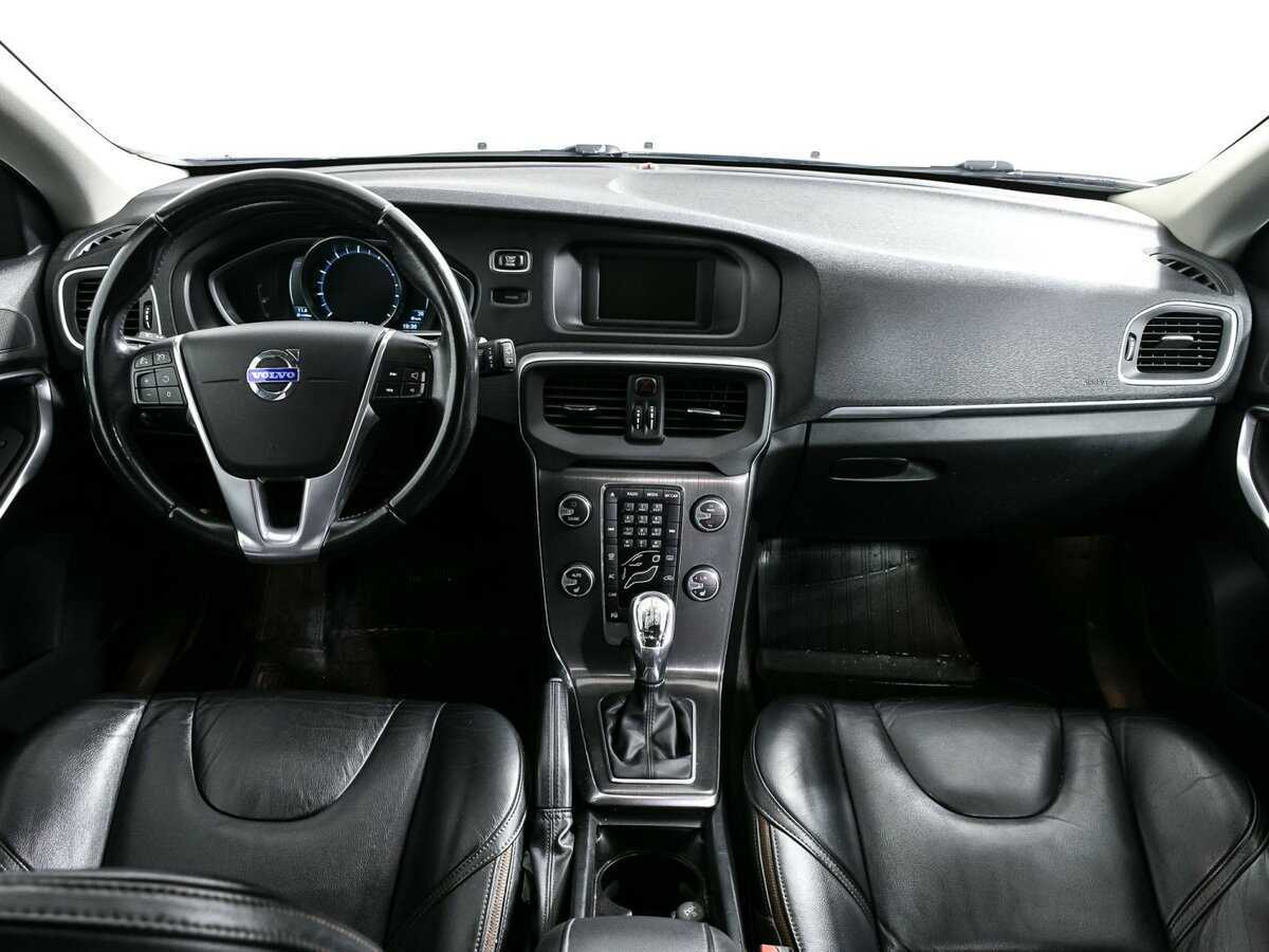 Купить Volvo V40 с пробегом. Фото: #10