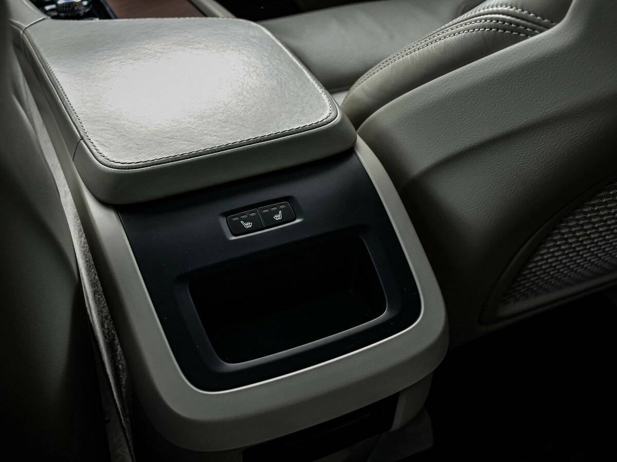 Купить Volvo XC90 с пробегом. Фото: #18