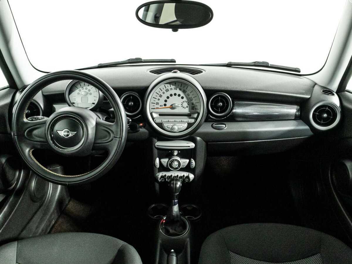 Купить Mini Hatch с пробегом. Фото: #12